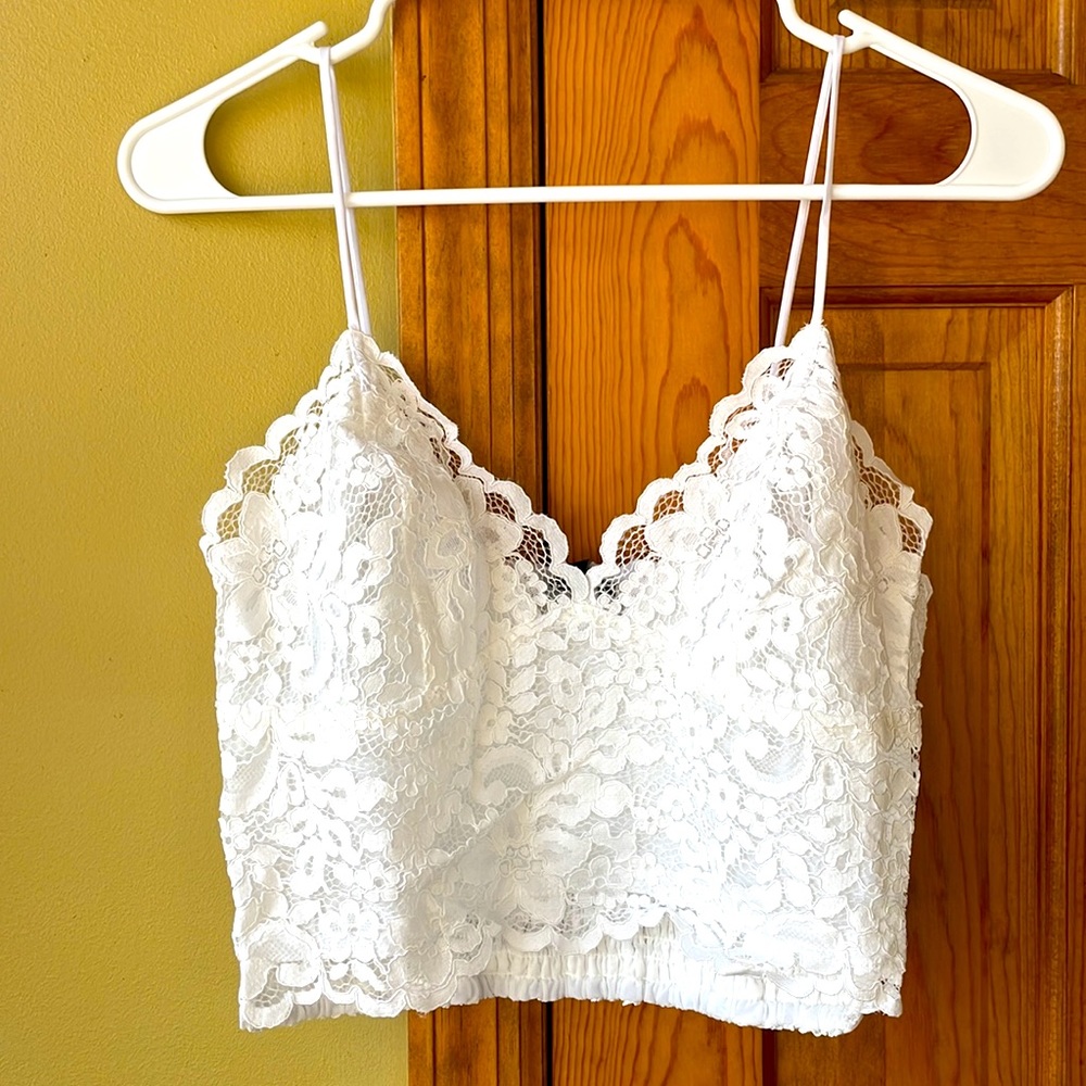 Womens Express white lace crop top NWT
